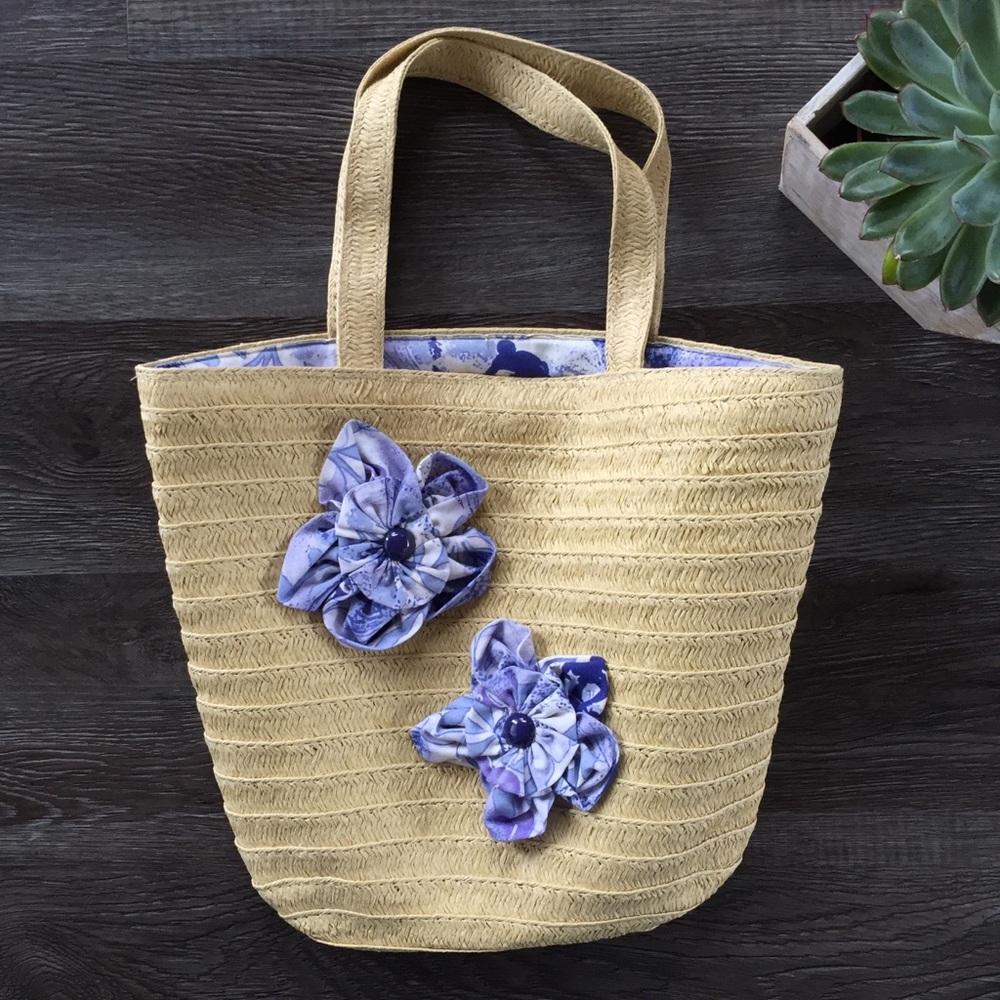 Straw Lined Beach Bucket Tote Flower Embellished